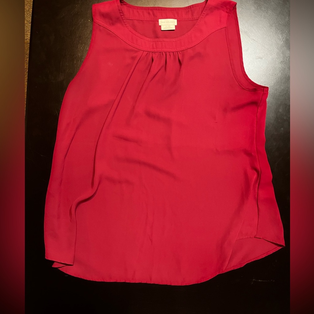 ⭐️2/$15 Van Heusen Sleeveless